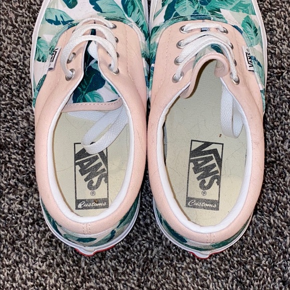 Custom Vans - Picture 7 of 8